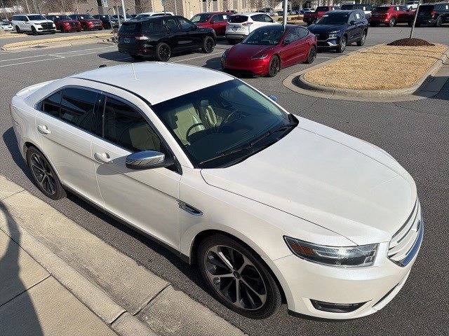 Used 2015 Ford Taurus Limited w/ Equipment Group 301A image 8
