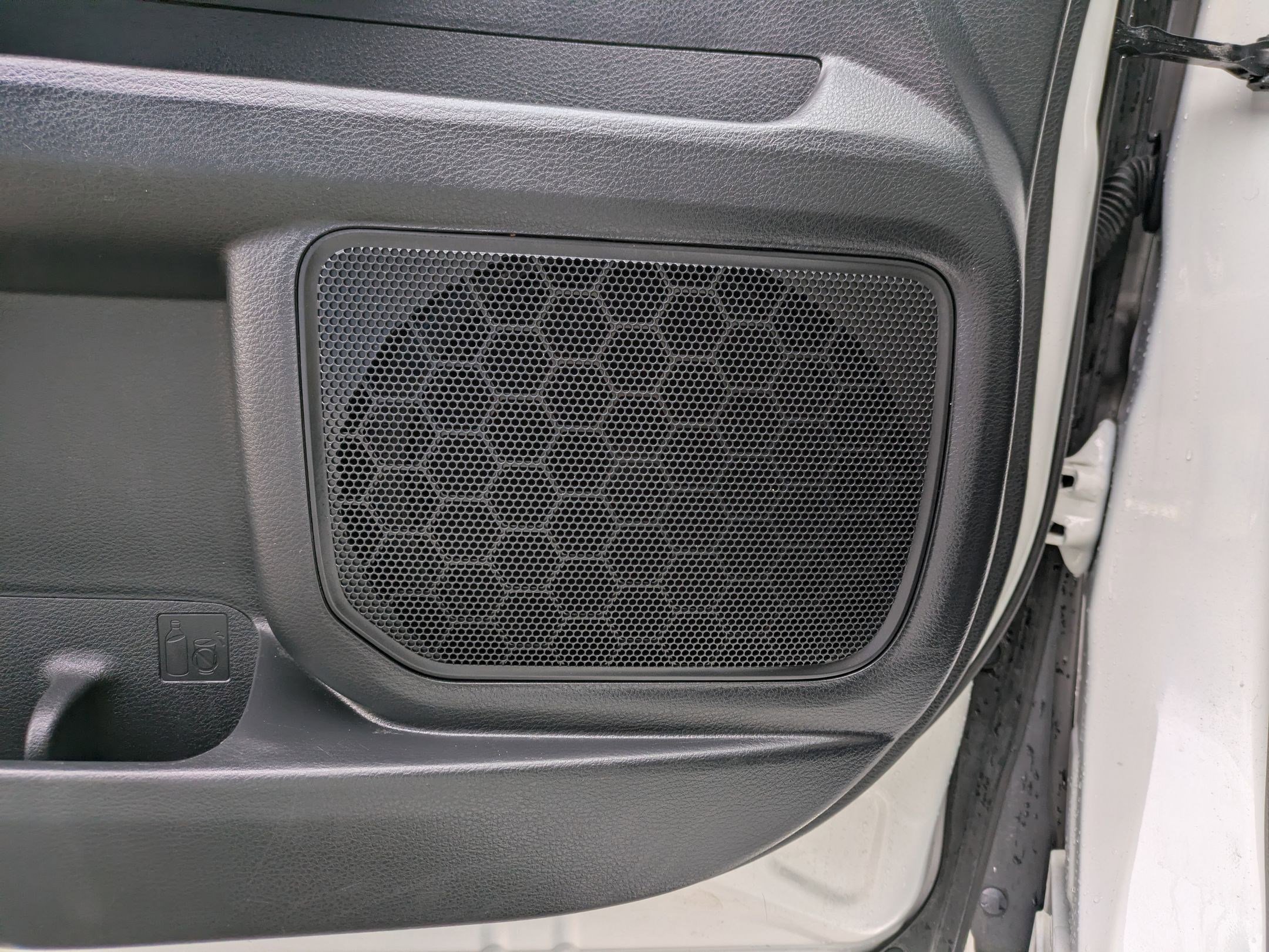 Used 2025 Toyota Sienna LE image 16