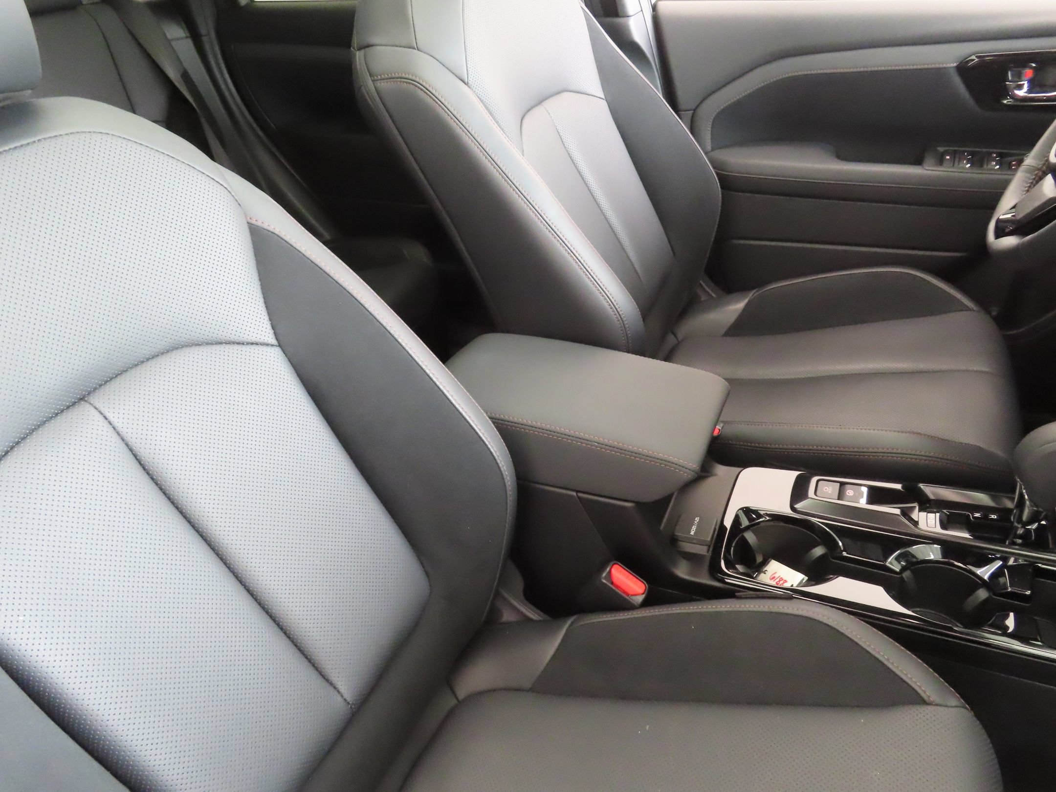 Used 2026 Subaru Forester Touring AWD/4WD image 27