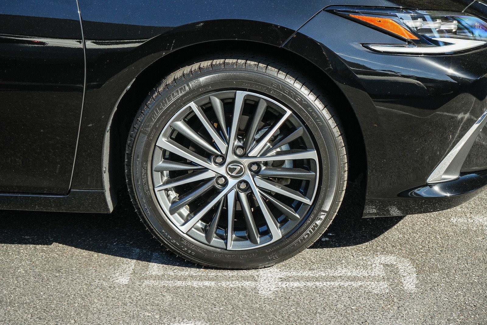 Used 2025 Lexus ES 300h w/ Premium Package FWD image 10