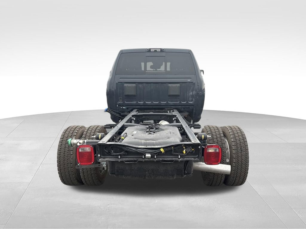 New 2026 RAM 4500 4x4 Crew Cab DRW w/ Laramie Trim Package image 5