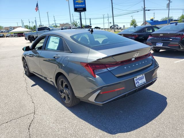New 2026 Hyundai Elantra Sport FWD image 3