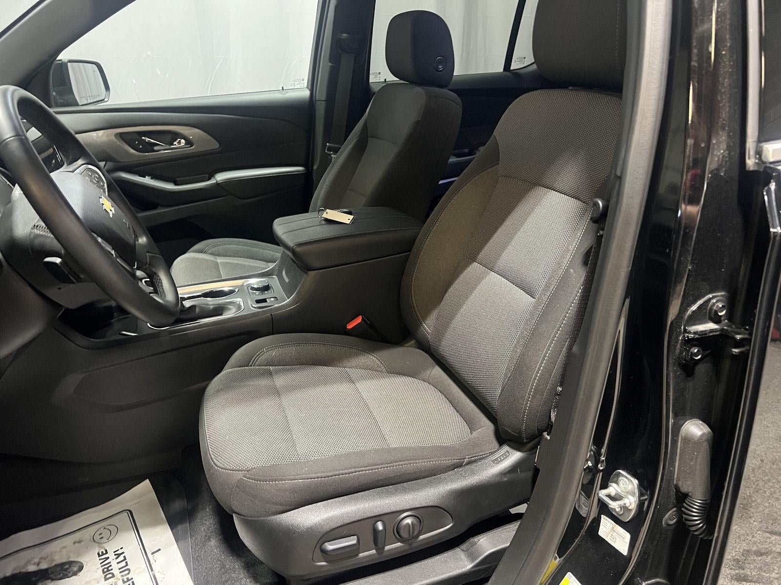 Used 2023 Chevrolet Traverse LT FWD image 20