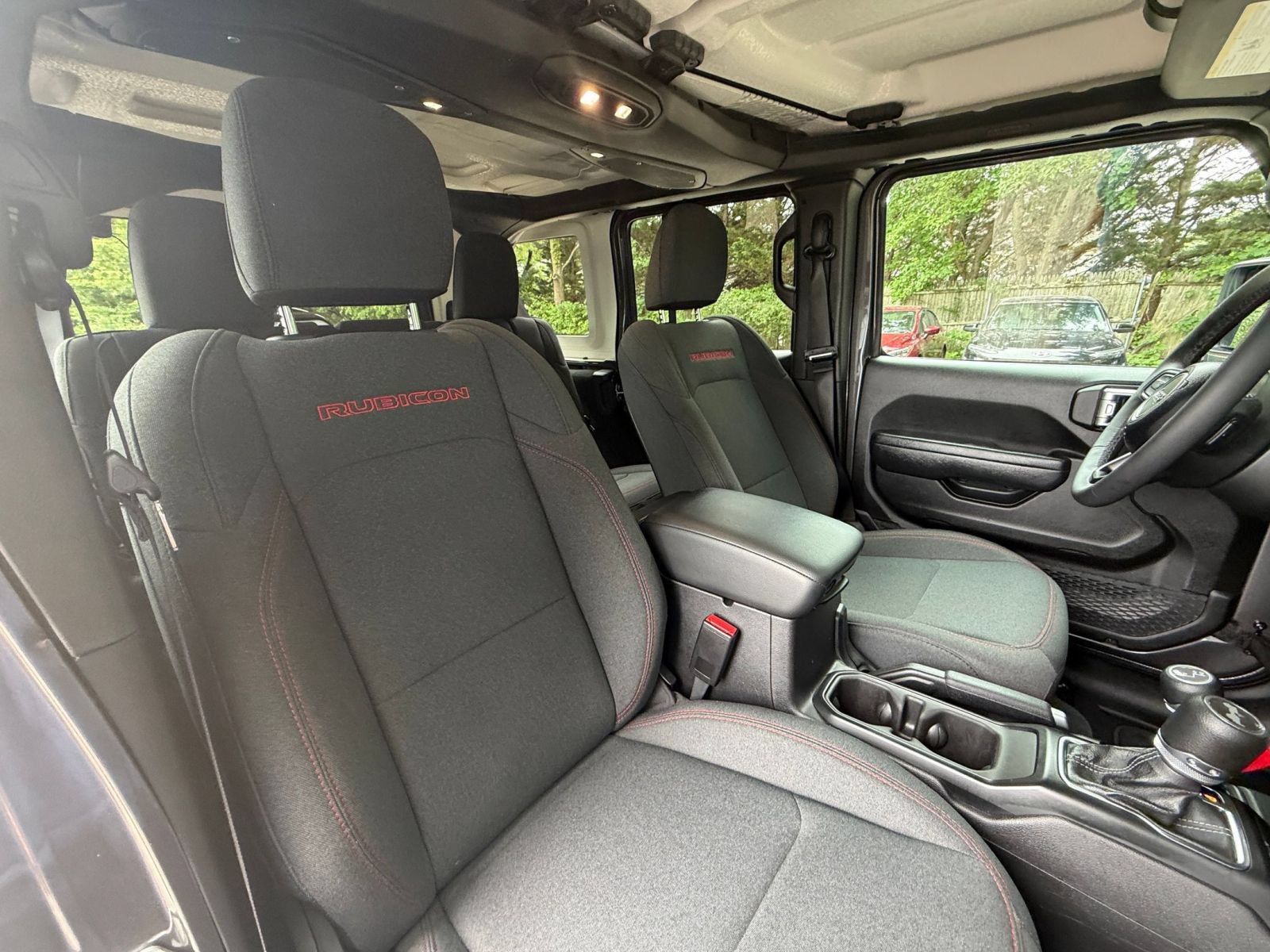 Used 2025 Jeep Wrangler Unlimited Rubicon AWD/4WD image 35