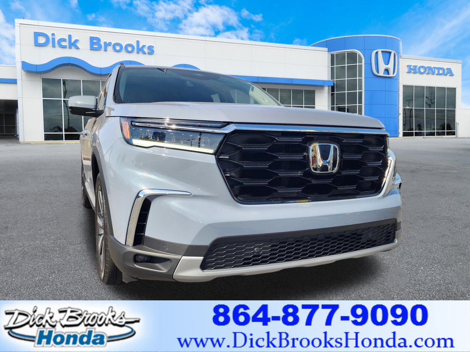 Certified 2025 Honda Pilot Touring image 1