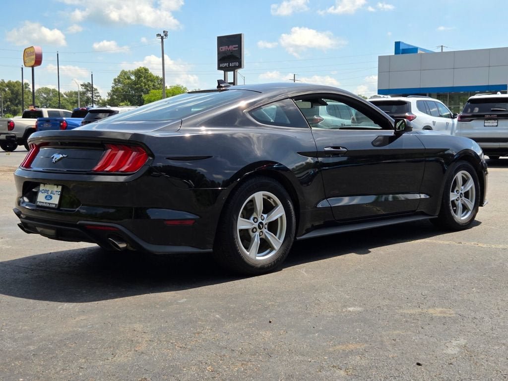 Used 2022 Ford Mustang Coupe RWD image 6