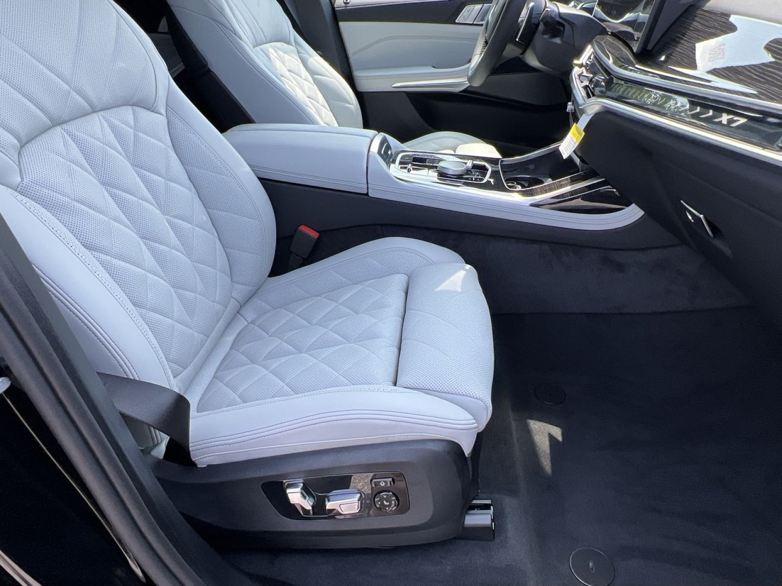 New 2027 BMW X7 xDrive40i w/ M Sport Package AWD/4WD image 26