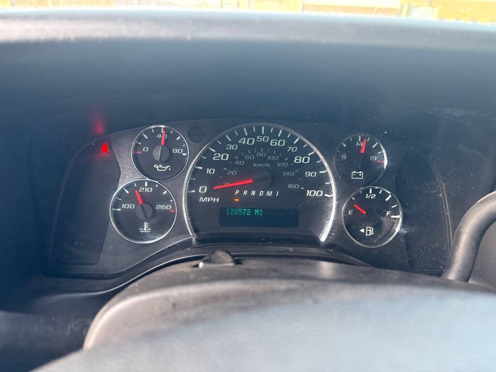 Used 2016 Chevrolet Express 2500 RWD image 15