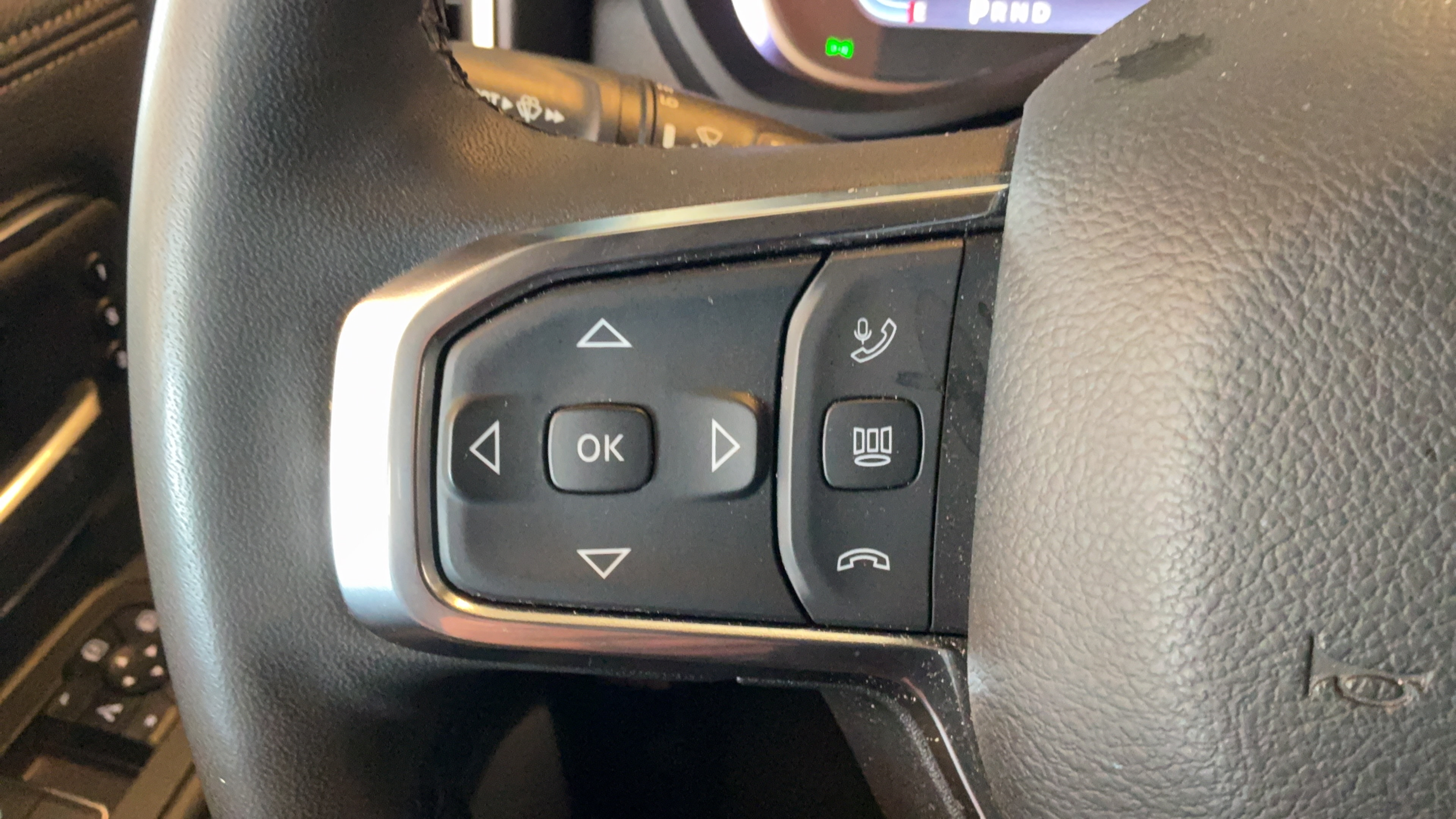 Used 2025 RAM 2500 Laramie AWD/4WD image 22