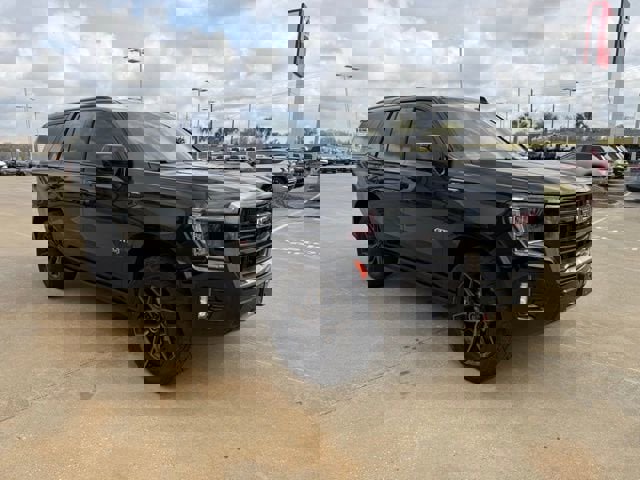 Used 2024 GMC Yukon AT4 w/ AT4 Premium Plus Package image 4