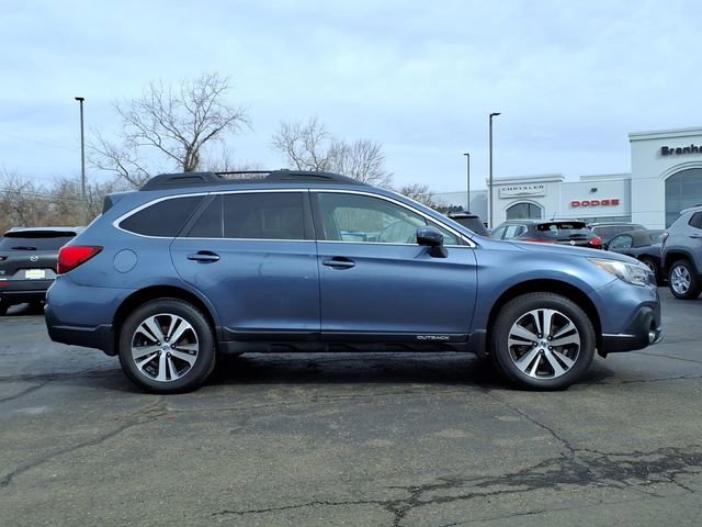 Used 2018 Subaru Outback 3.6R Limited image 2