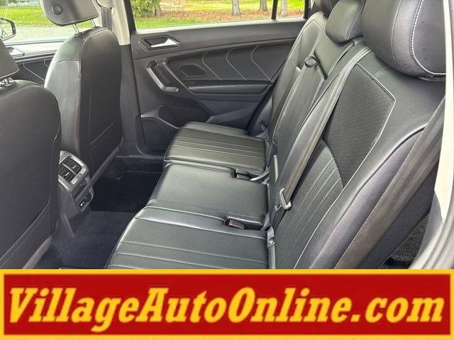 Used 2022 Volkswagen Tiguan SE w/ Panoramic Sunroof Package AWD/4WD image 34