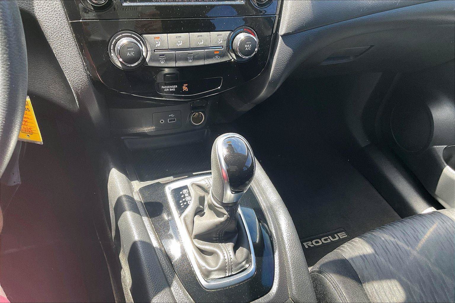 Used 2020 Nissan Rogue S FWD image 31