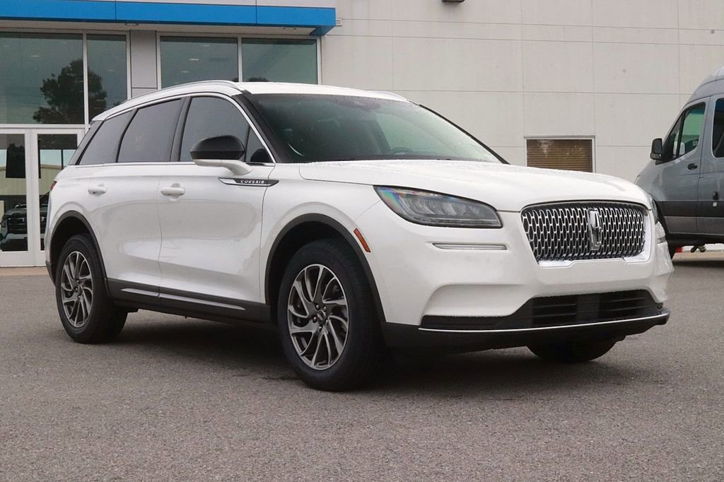 Used 2022 Lincoln Corsair FWD w/ Equipment Group 101A image 3