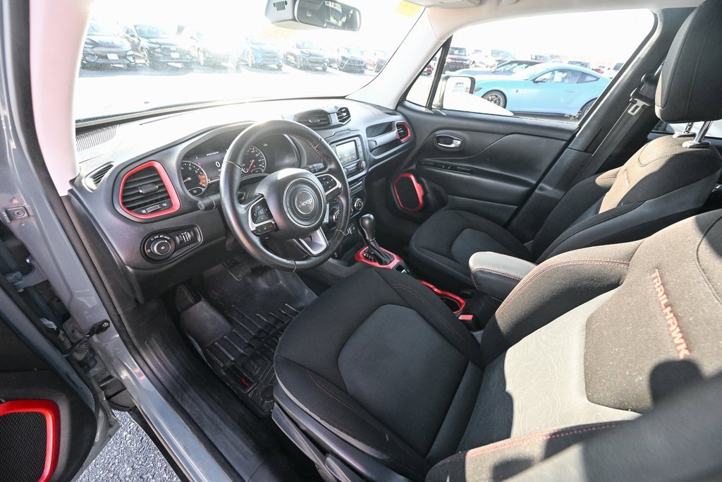 Used 2015 Jeep Renegade Trailhawk image 15