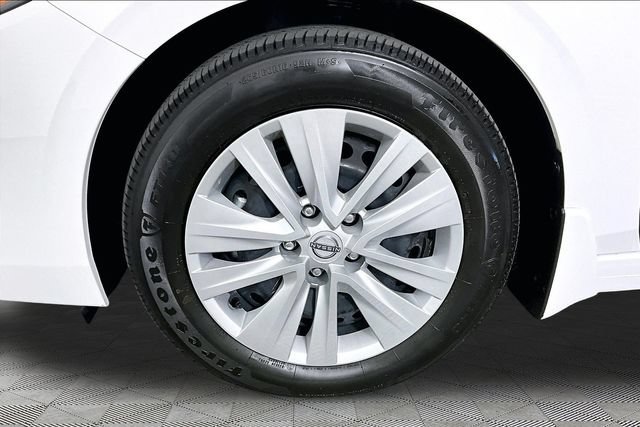 Used 2025 Nissan Sentra S FWD image 30