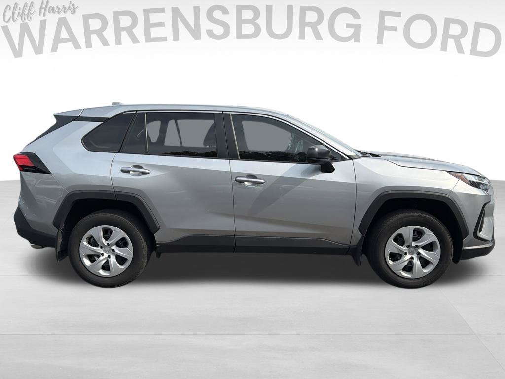 Used 2024 Toyota RAV4 LE FWD image 8