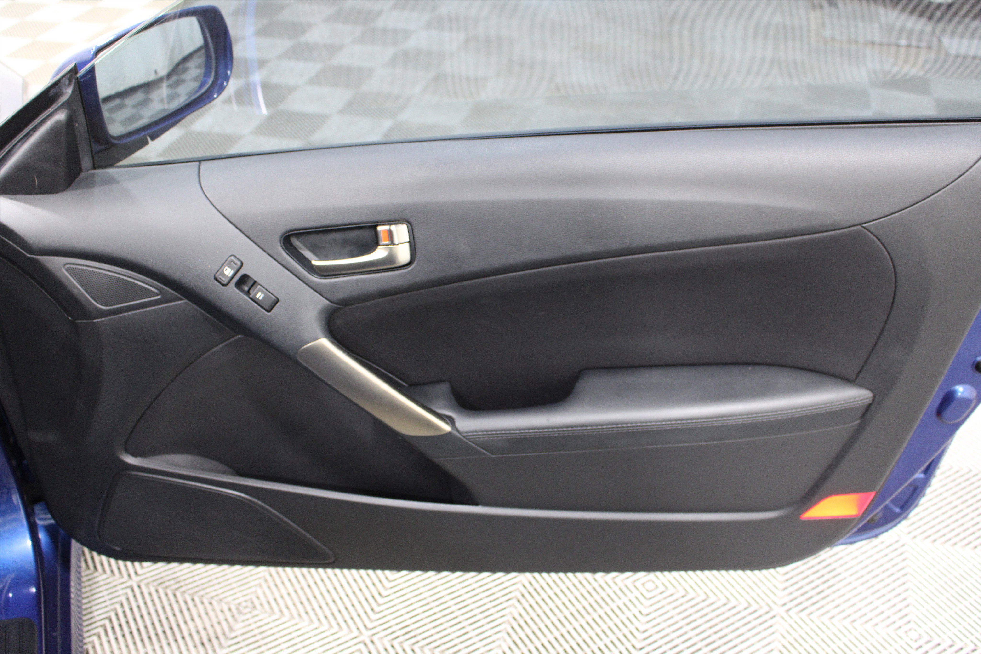 Used 2015 Hyundai Genesis 3.8 RWD image 23