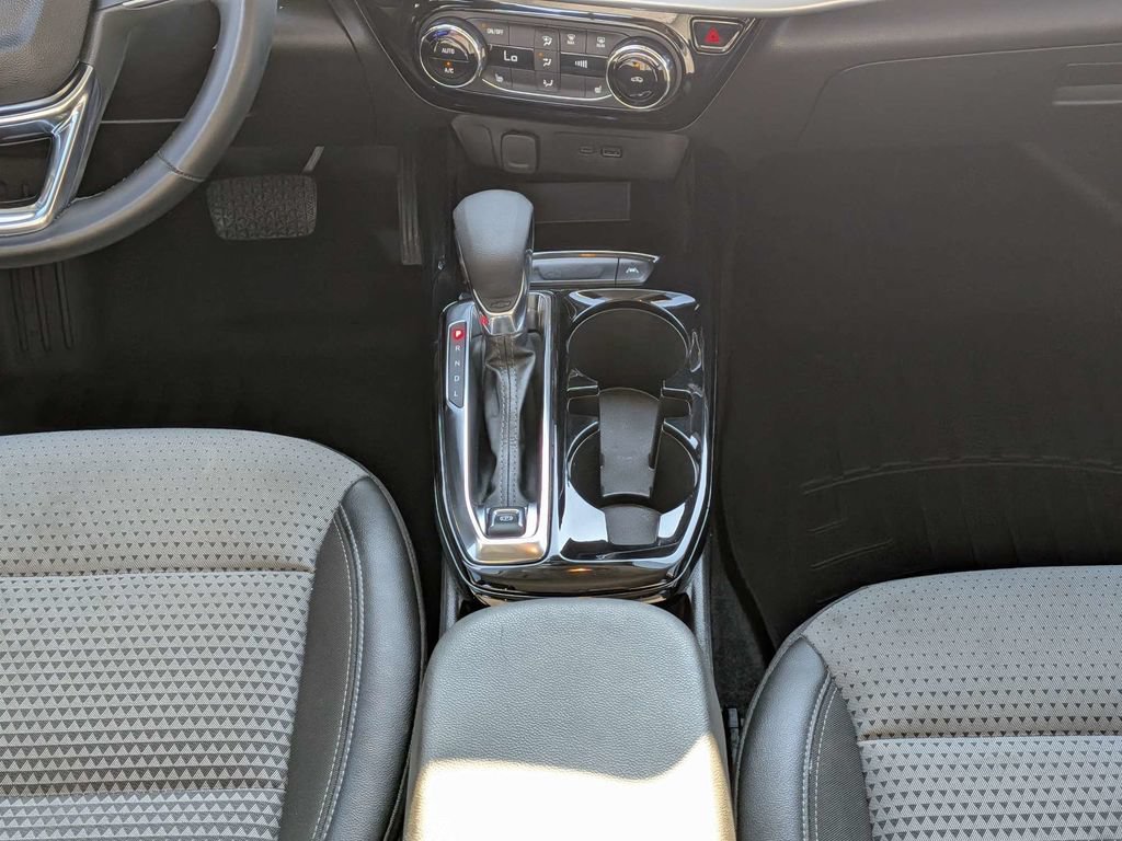 Used 2025 Chevrolet Trax LT w/ Driver Confidence Package FWD image 19