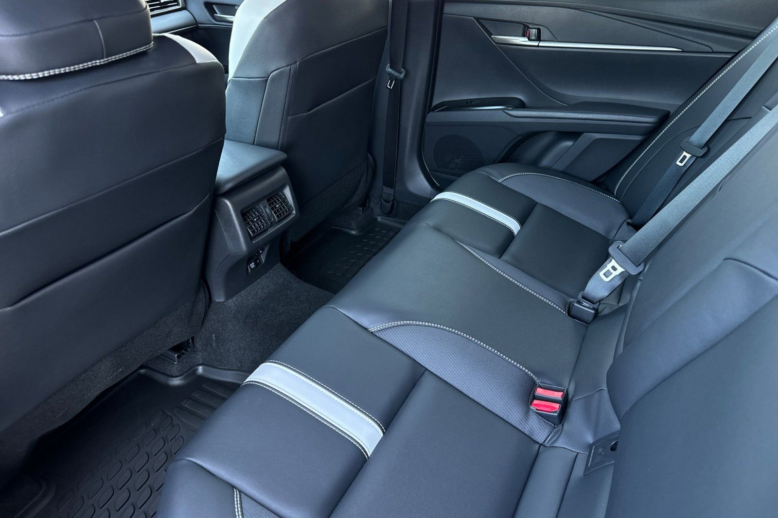 New 2026 Toyota Camry SE FWD image 13