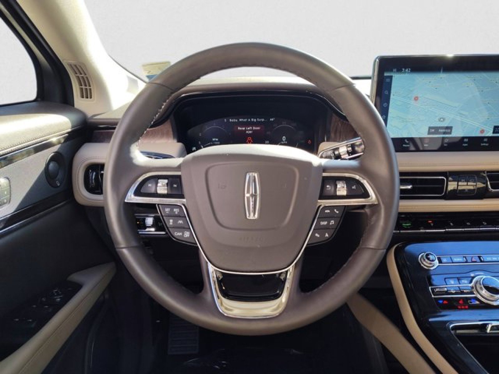 Used 2023 Lincoln Nautilus Reserve w/ Equipment Group 201A image 16