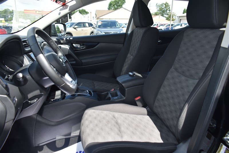 Used 2019 Nissan Rogue Sport SV w/ Technology Package AWD/4WD image 11