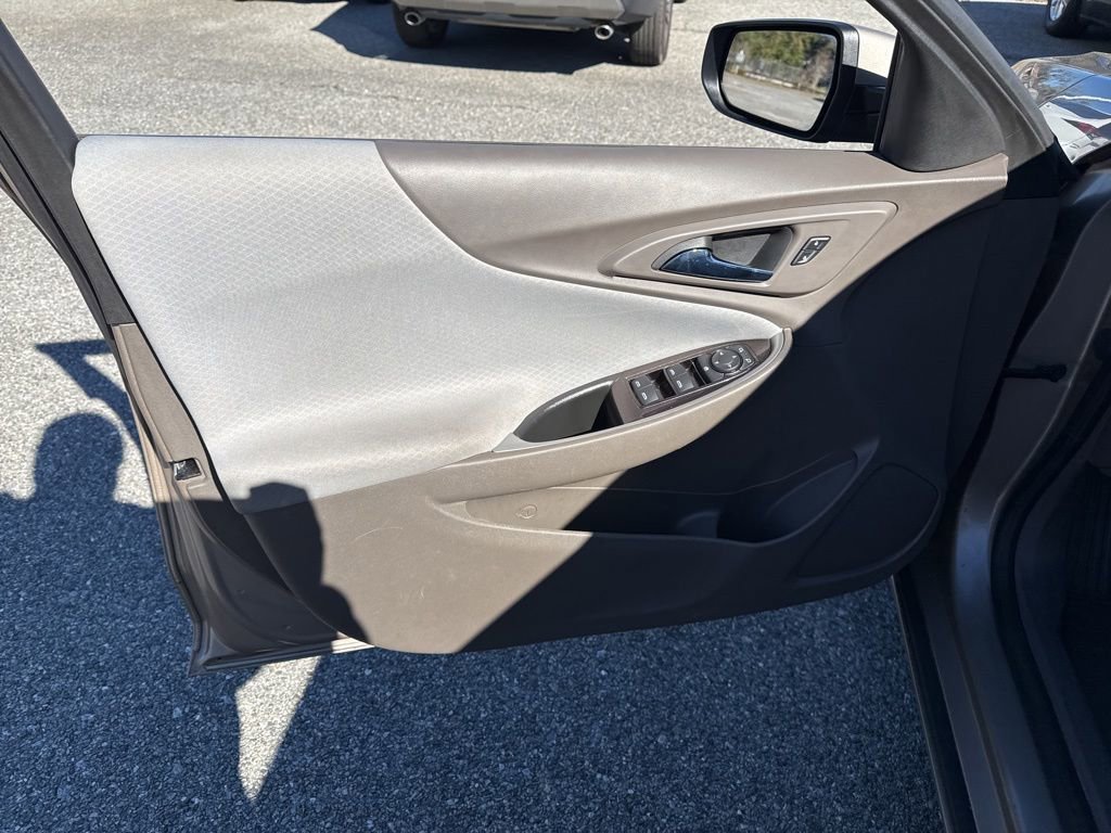 Used 2024 Chevrolet Malibu LT image 10