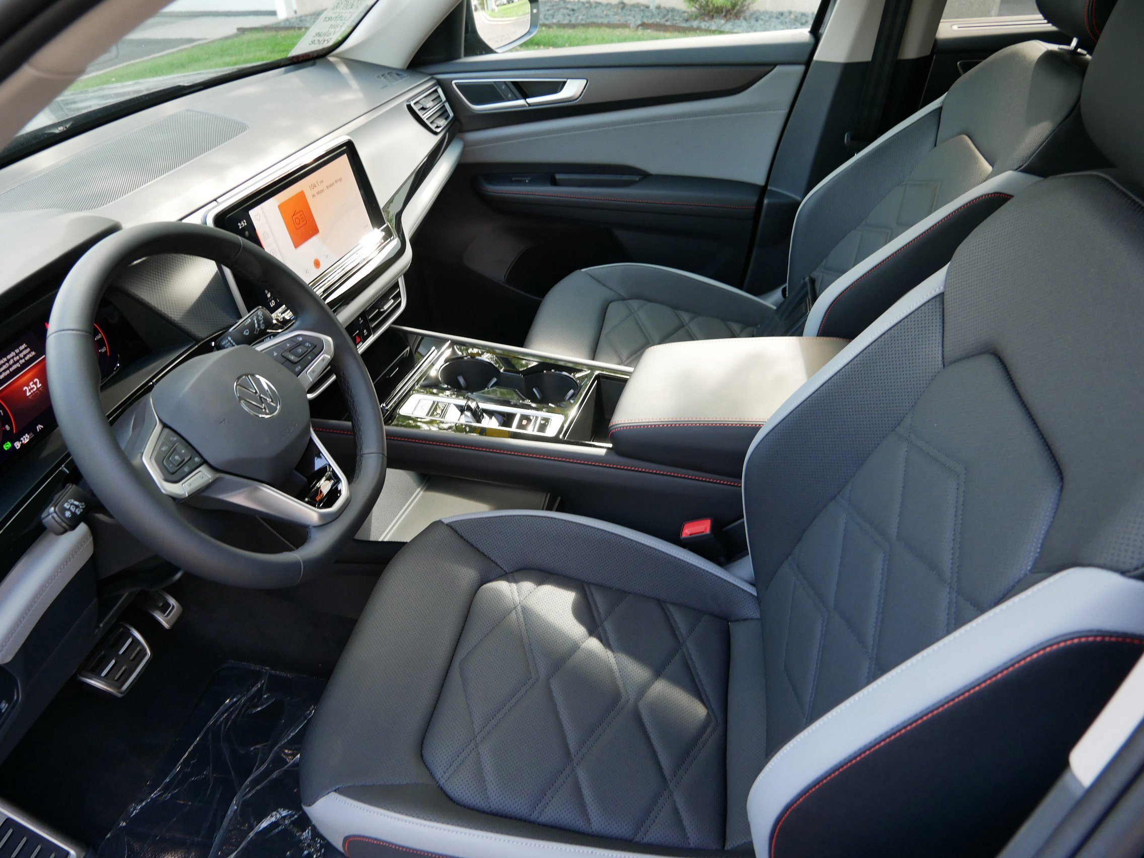 New 2026 Volkswagen Atlas Peak Edition image 7