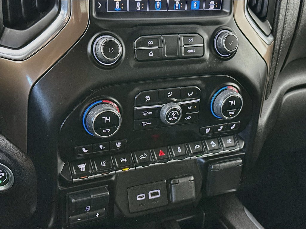 Used 2023 Chevrolet Silverado 3500 High Country w/ Technology Package AWD/4WD image 18