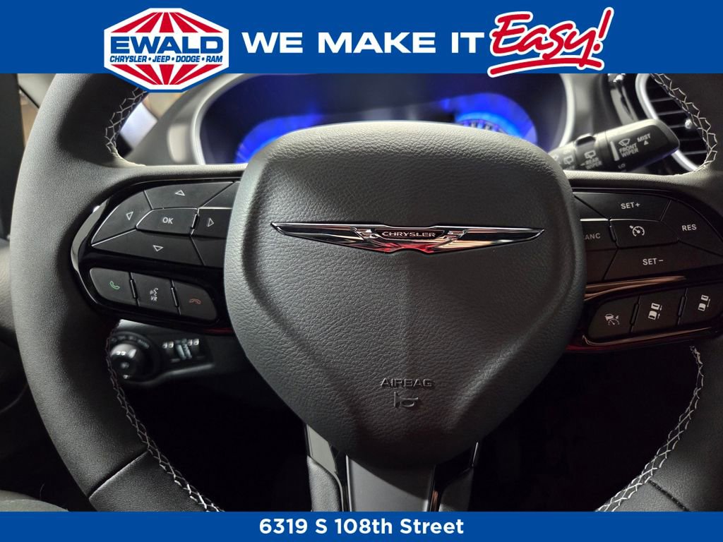 New 2026 Chrysler Pacifica Select w/ S Appearance Package image 5