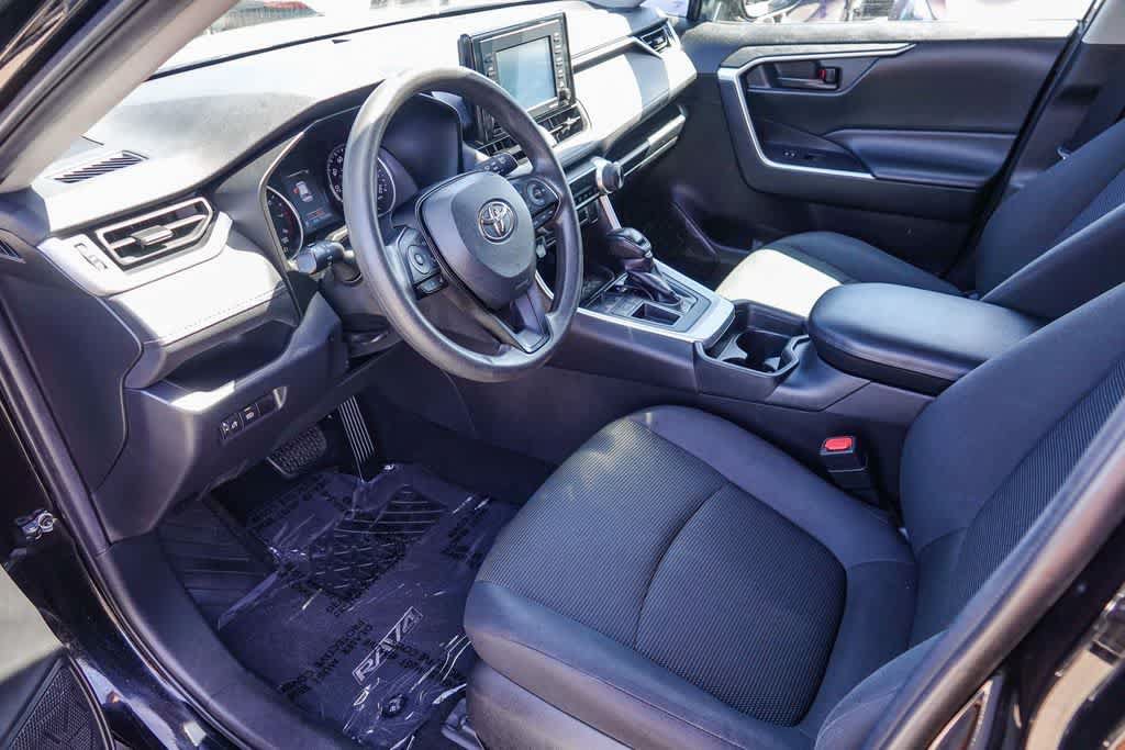Used 2020 Toyota RAV4 LE w/ Carpet Mat Package FWD image 16