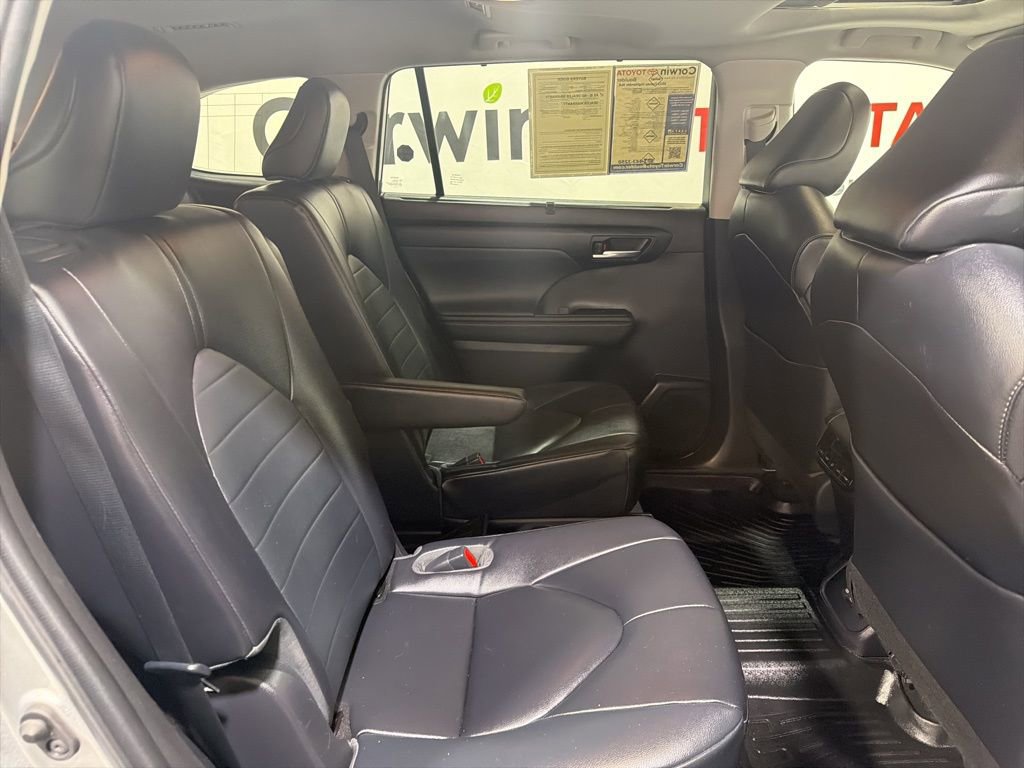 Used 2023 Toyota Highlander XLE image 15