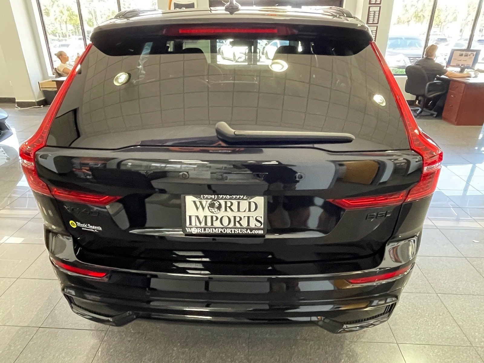 Used 2025 Volvo XC60 B5 Ultra w/ Climate Package AWD/4WD image 4