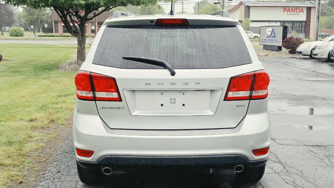 Used 2012 Dodge Journey SXT w/ Popular Equipment Group FWD image 5