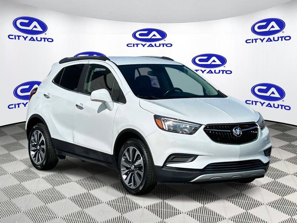 Used 2021 Buick Encore Preferred FWD image 1