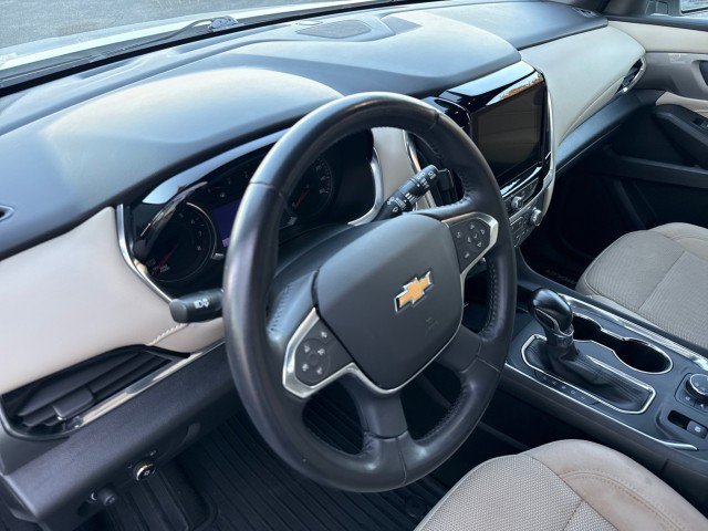 Used 2022 Chevrolet Traverse LT FWD image 17