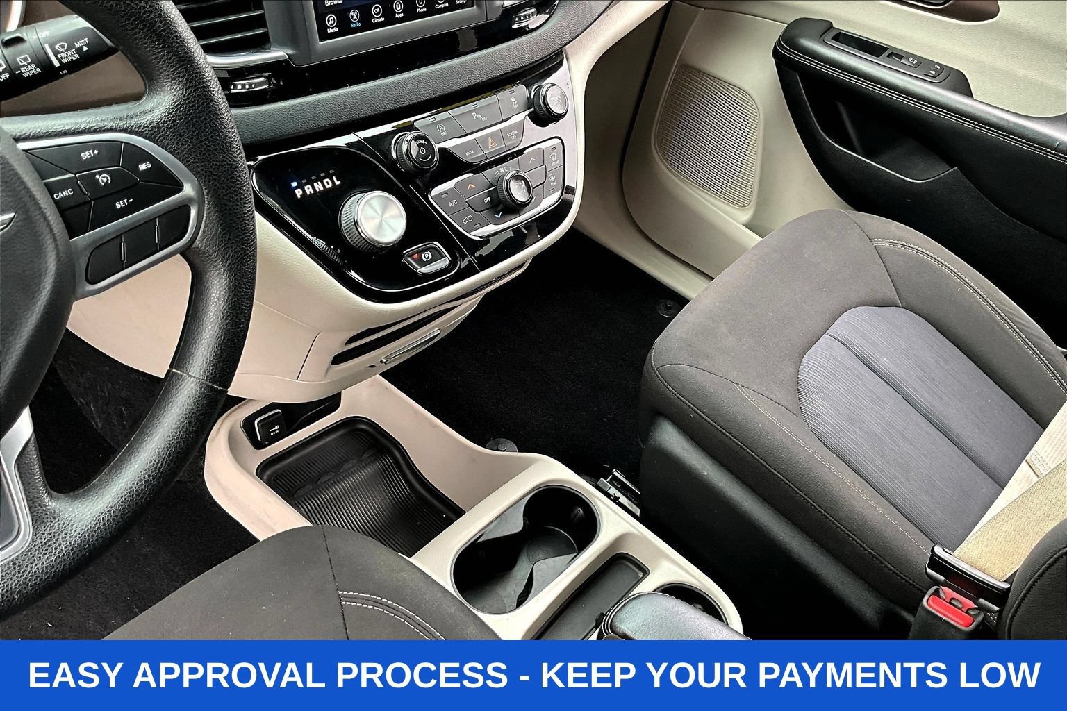 Used 2020 Chrysler Voyager LX FWD image 21