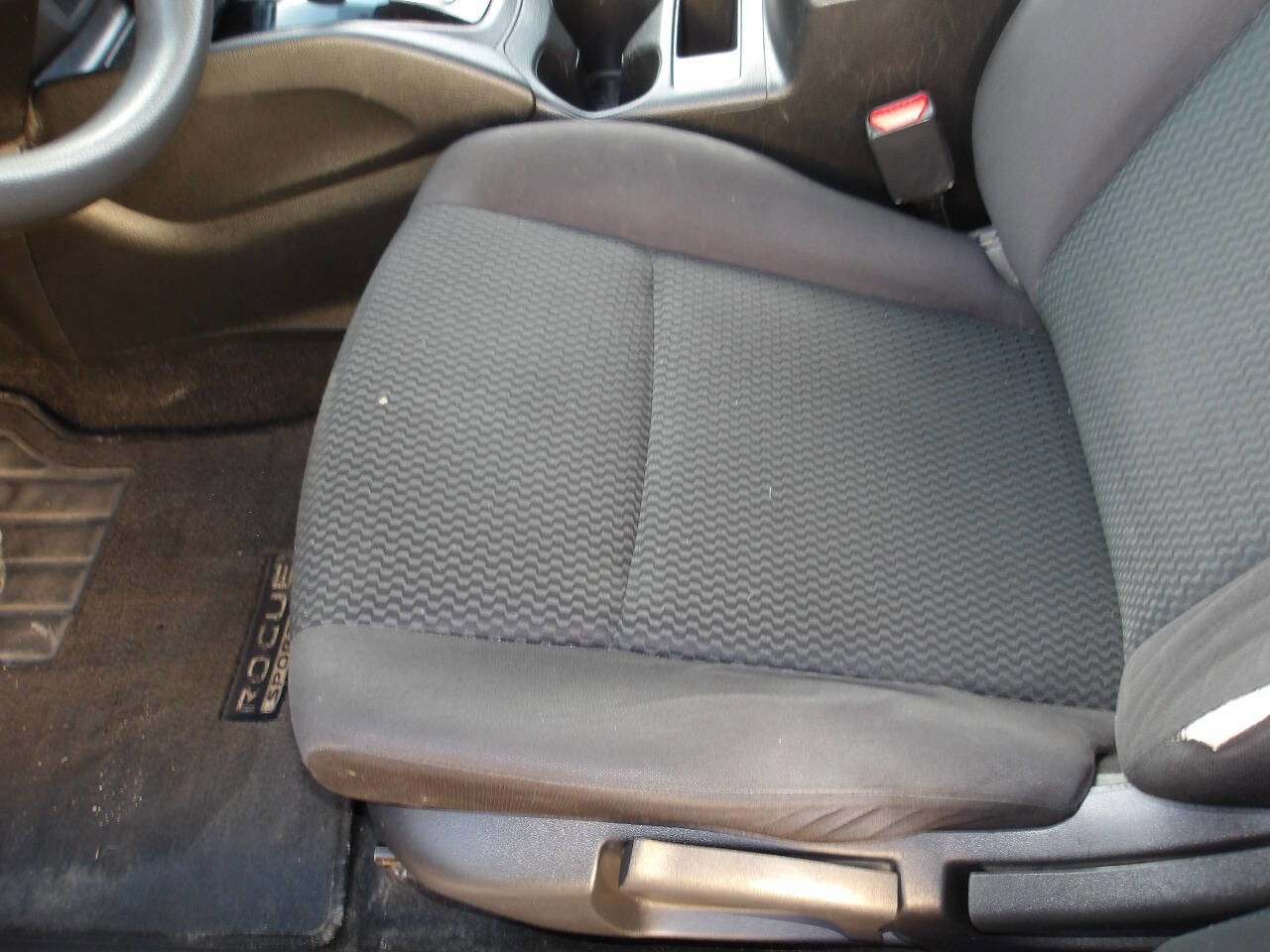 Used 2019 Nissan Rogue Sport S image 17