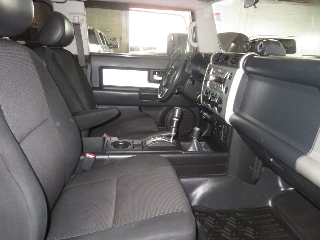 Used 2007 Toyota FJ Cruiser 4WD image 28