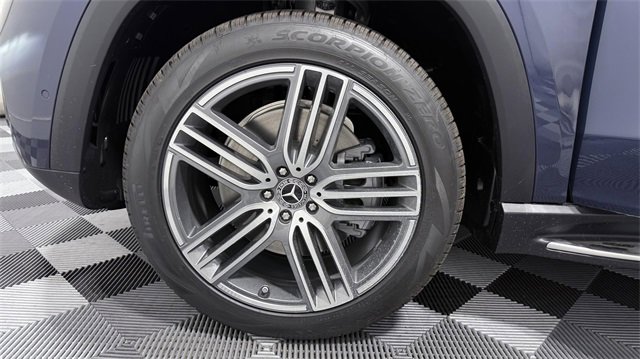 New 2026 Mercedes-Benz GLS 450 4MATIC image 8