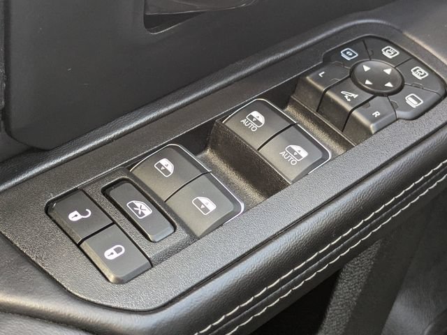 Used 2025 RAM 3500 Limited AWD/4WD image 25