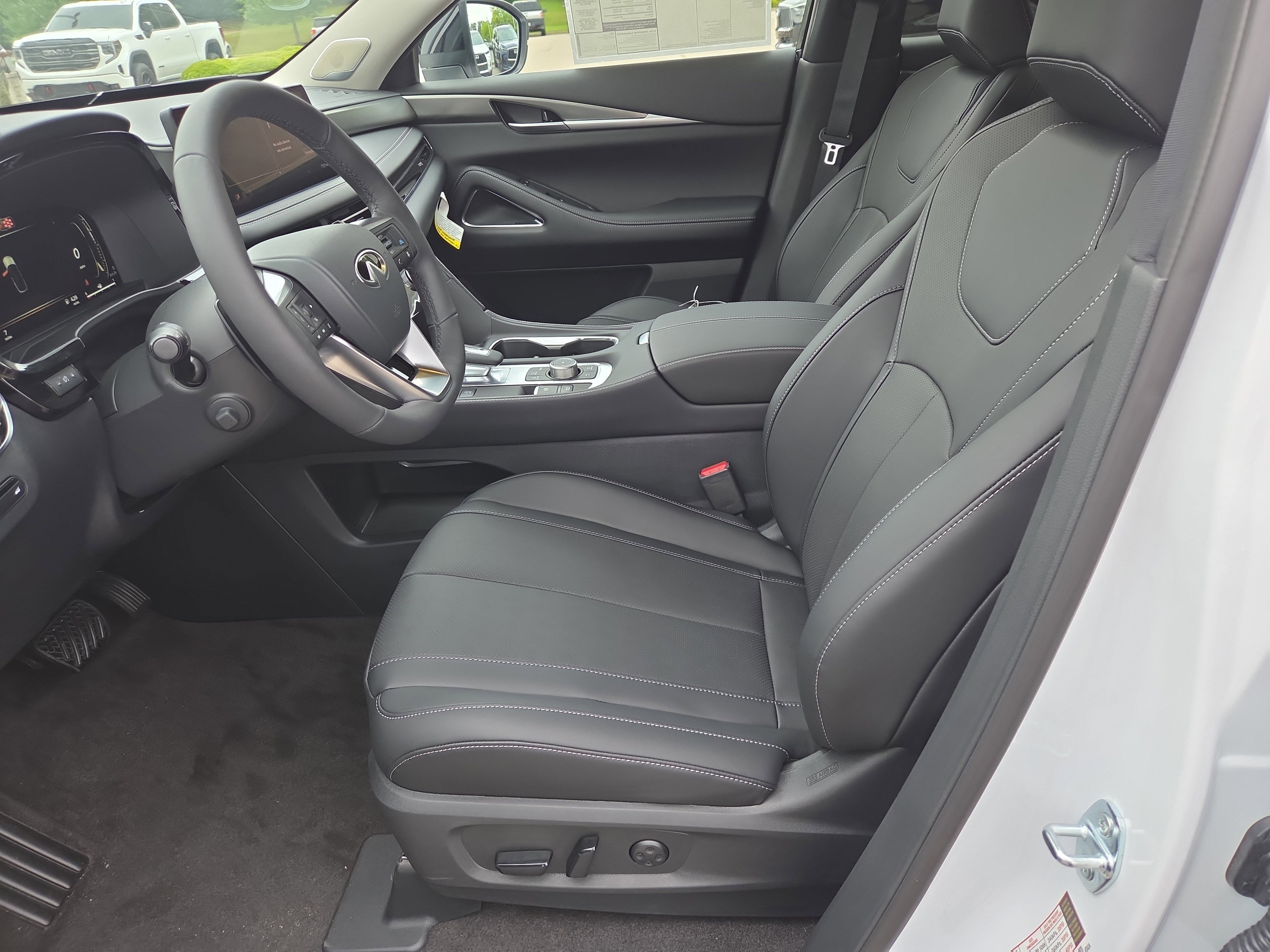 New 2027 INFINITI QX60 Luxe w/ Cargo Package AWD/4WD image 4