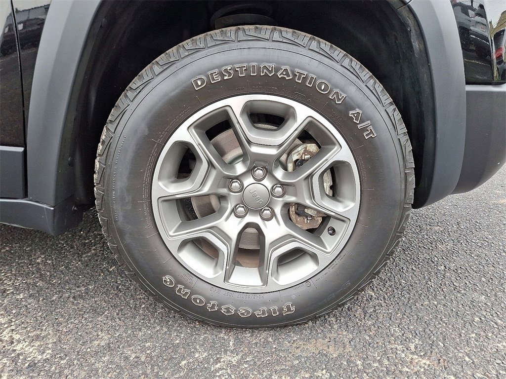 Used 2022 Jeep Cherokee Trailhawk w/ Sun, Sound & Nav Group image 8