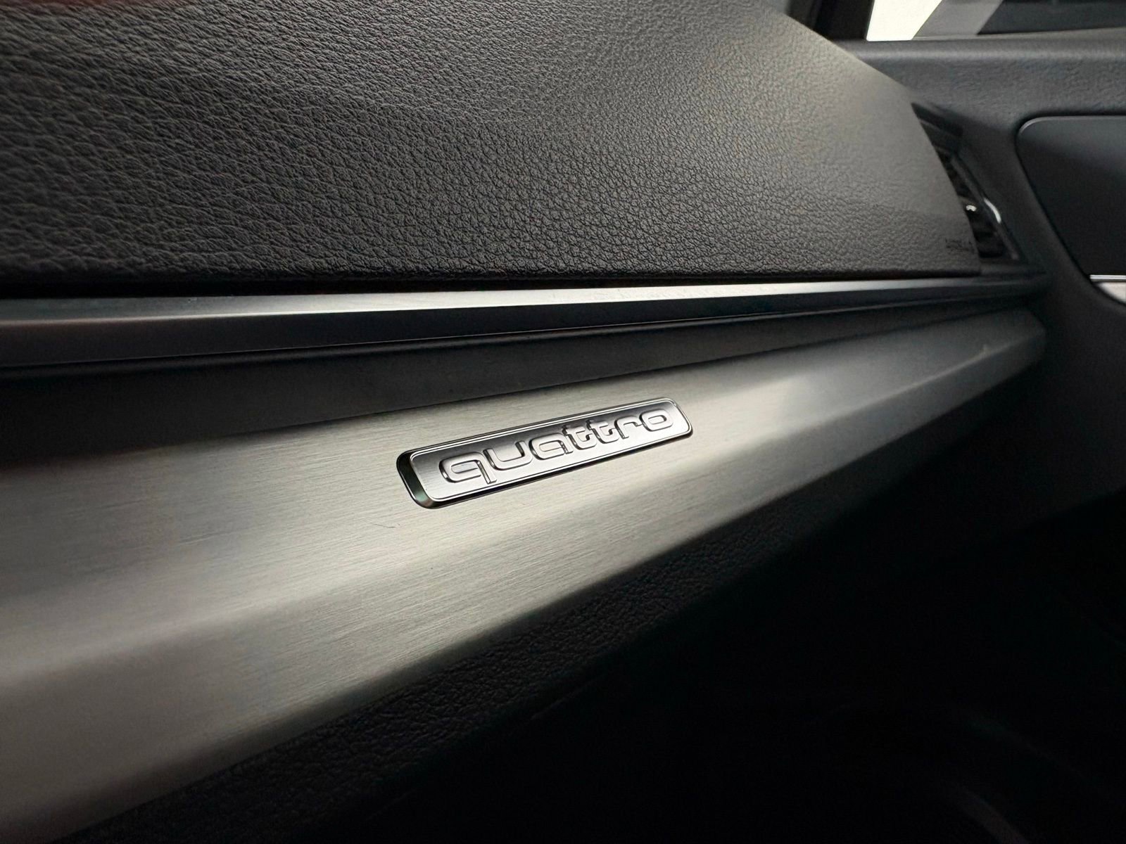 Used 2019 Audi SQ5 Premium Plus w/ Premium Plus Package AWD/4WD image 21