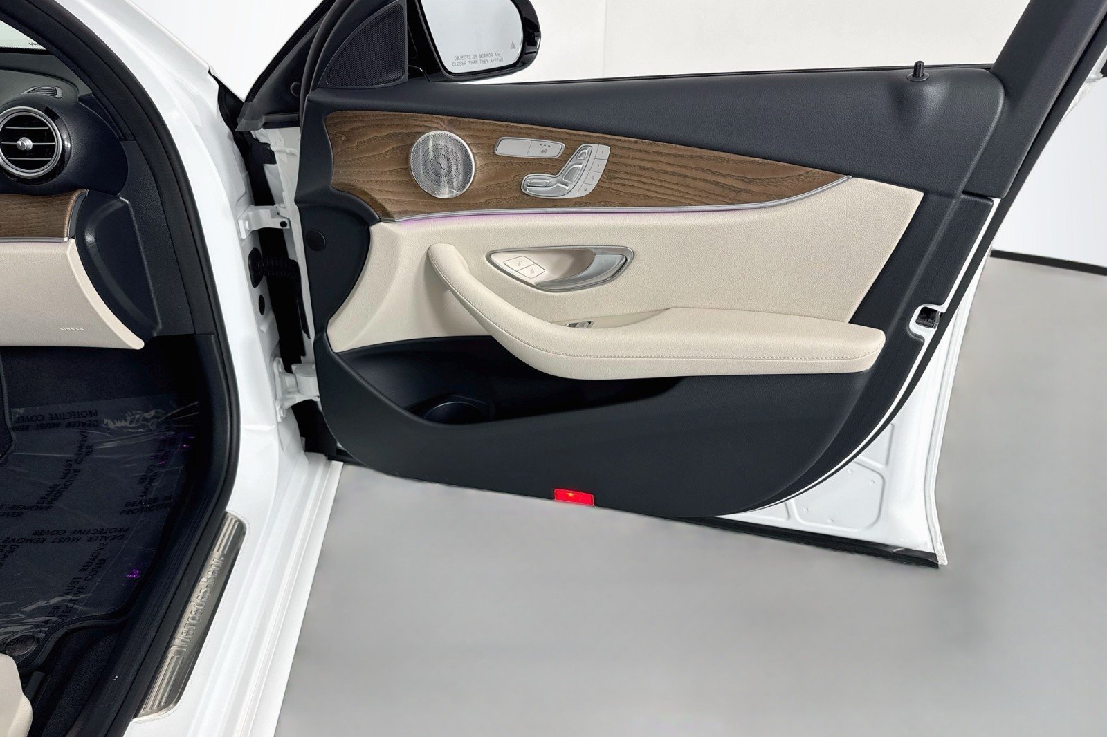 Certified 2023 Mercedes-Benz E 450 4MATIC Sedan w/ Premium Package image 27