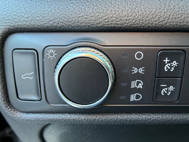 Used 2020 Ford Explorer XLT image 9