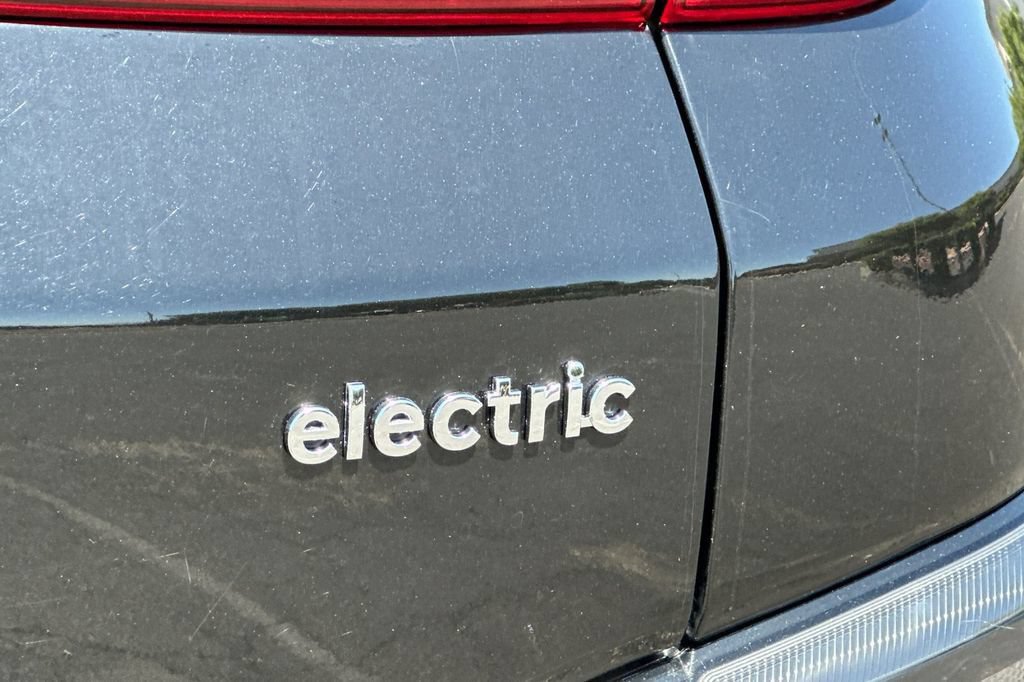Used 2023 Hyundai Kona SE w/ Cargo Package FWD image 24