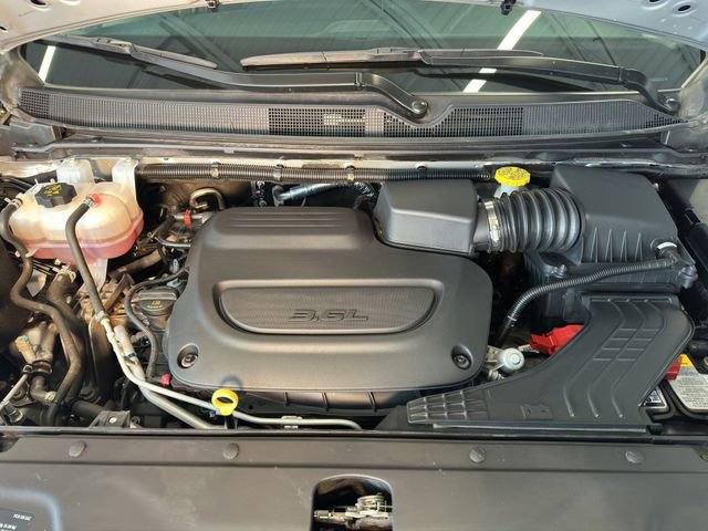 Used 2024 Chrysler Pacifica Touring-L image 22