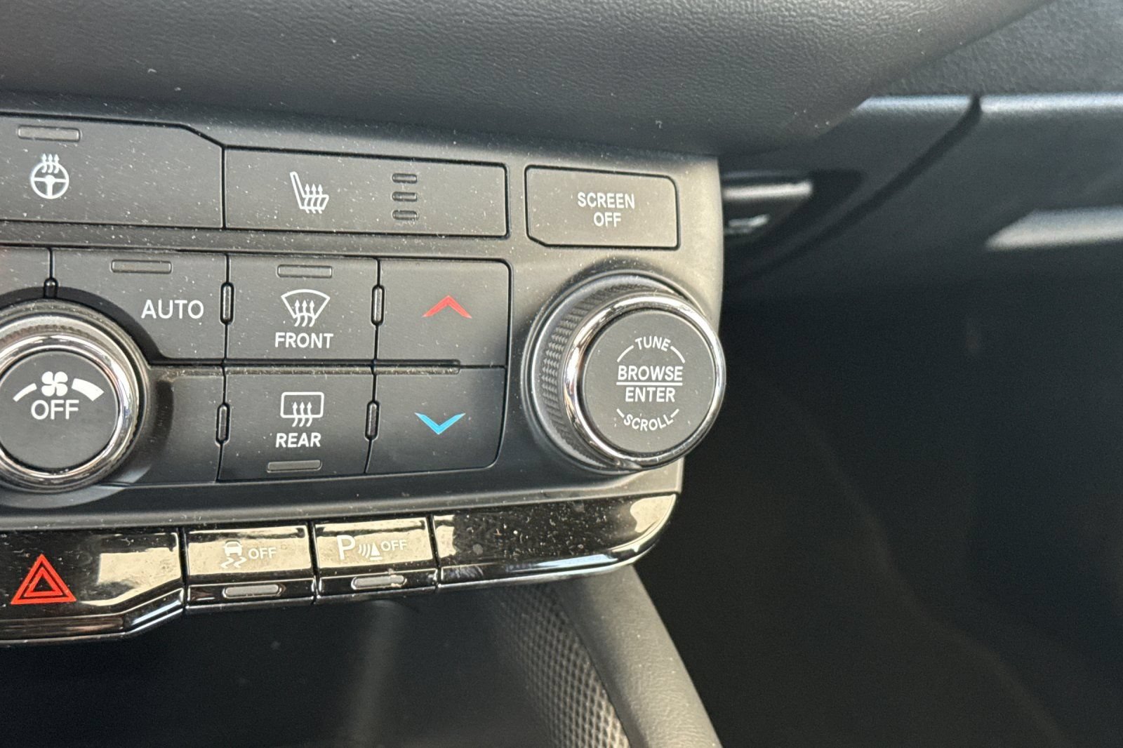 Used 2025 Dodge Durango GT AWD/4WD image 31