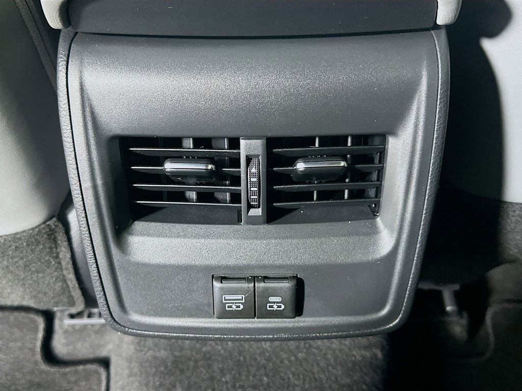 Used 2022 Toyota Avalon XLE image 24